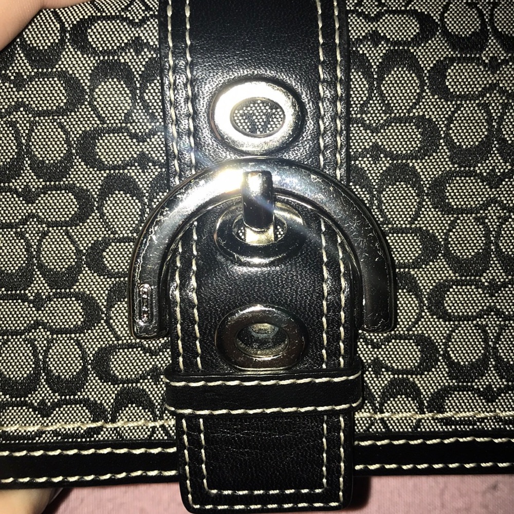 NWOT Coach Black Signature Buckle Wallet - Picture 2 of 8